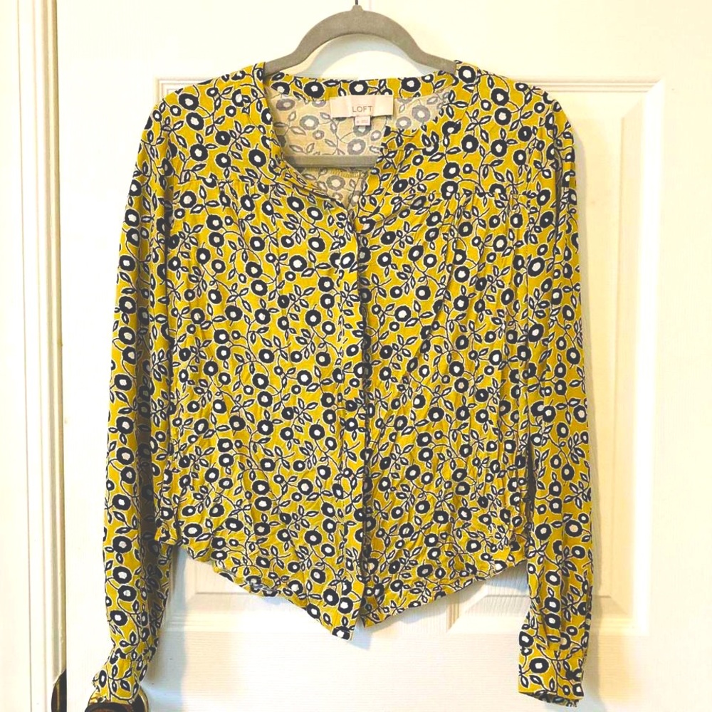 Loft sz XS button down blouse